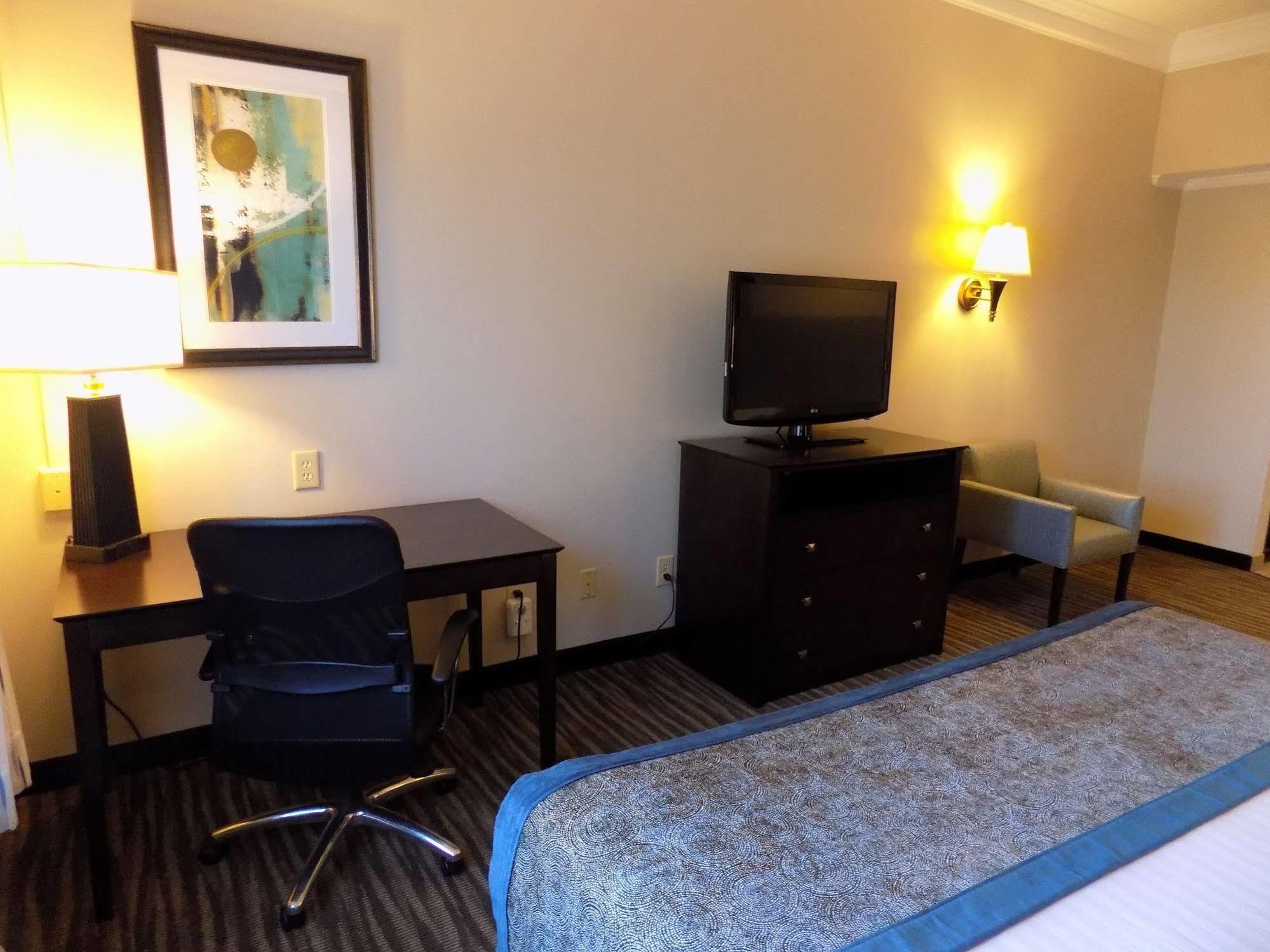 Best Western Augusta West Kültér fotó